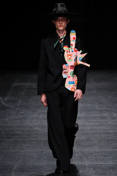 Look 1